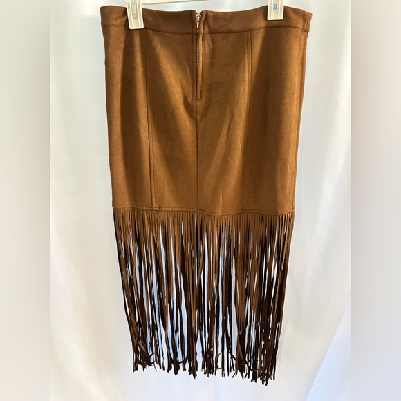 Forever 21 Tan faux suede Midi Skirt with fringe detail size XL NWT - Picture 3 of 5